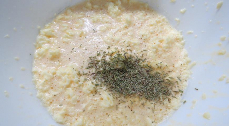 ПИРІГ З ЛУКОМ, шинкою І БЛАКИТНИМ сиром 