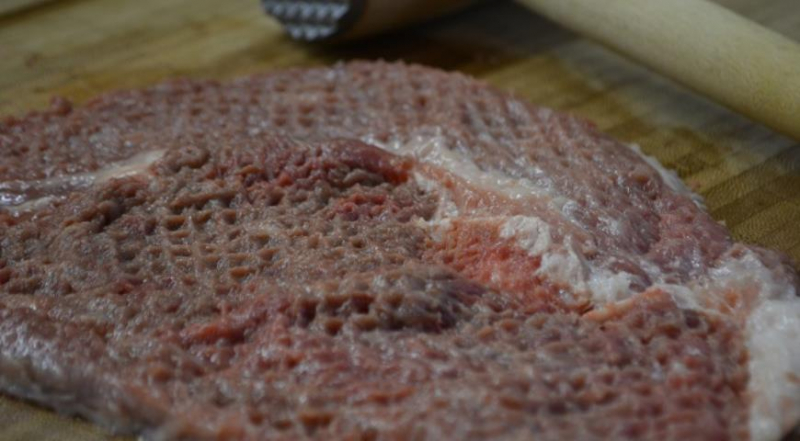 Рулет З свинини З КІВІ і фісташки