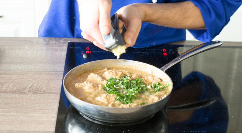 Сациви з курки З волоськими горіхами