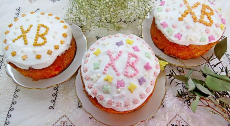 шафранового КУЛИЧ з марципанами