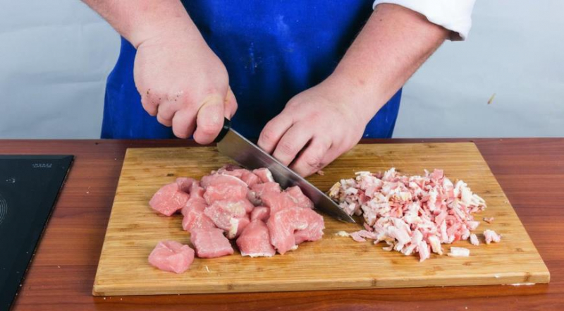 ТУШКОВАНА СВИНИНА ПО-нормандського