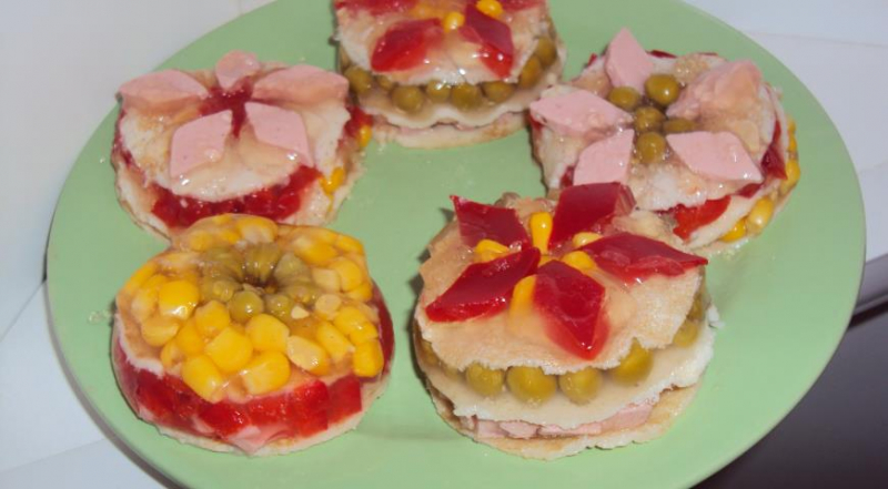 ЗАКУСКА & amp; QUOT; заливних МЛИНЧИКИ З шИНКОЮ І овочами & amp; QUOT; 